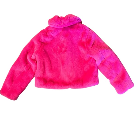 SO Bright Pink Faux Fur Cropped Jacket. Size Medium. 20” PTP 40” Bust 20” Length - Picture 3 of 5